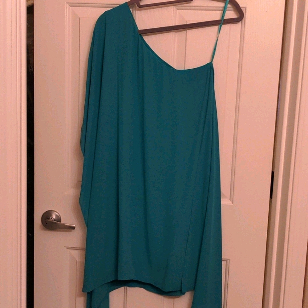BCBG Tourquoise one shoulder flowing dress - xxs